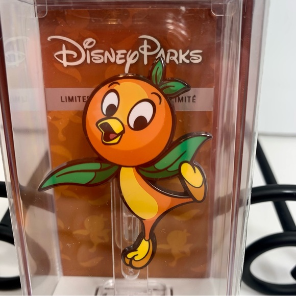 NWT. Disney Orange Bird FiGPin. Limited release #684. - Picture 3 of 6